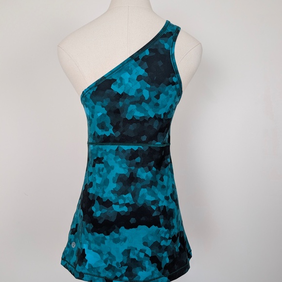 Lululemon Top Cold One Shoulder Camo Women’s Sleeveless Tight Fitted - Picture 4 of 8